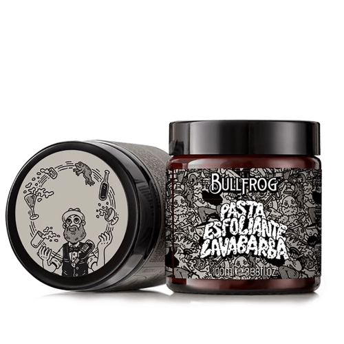 Peeling do brody Bullfrog Limited Edition 100 ml w ciemnoczerwonym słoiku z czarną zakrętką, białym napisem Pasta Esfoliante Lavabarba i czarno-białymi ilustracjami. Okrągłe dno zdobione postaciami i akcesoriami barmańskimi.