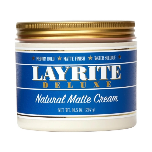 Pomada Layrite Natural Matte Cream 297 g w słoiku z niebieską etykietą i złotym korkiem. Średnie utrwalenie, matowe wykończenie, stojąca na białym tle.