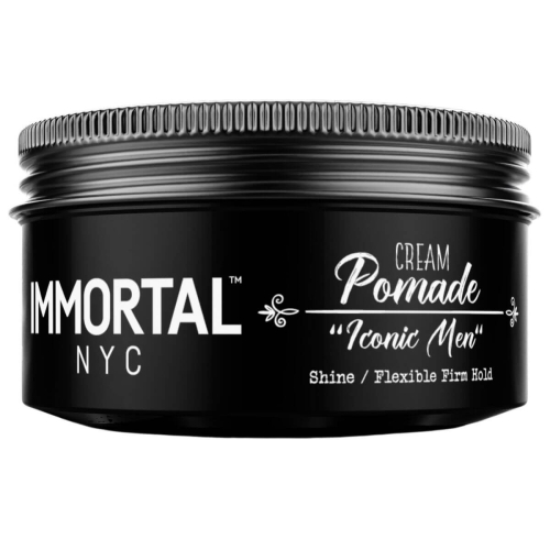 Czarny, okrągły, metalowy słoik z kremową pomadą do włosów męskich, zamknięty, z białym napisem IMMORTAL NYC, Cream Pomade 'Iconic Men', Shine / Flexible Firm Hold.