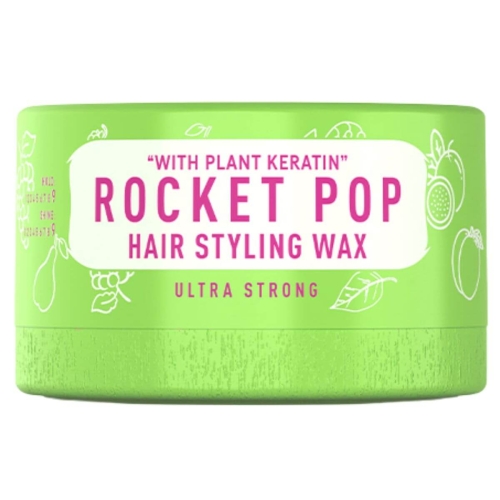 Pomada woskowa do włosów w zielonym, okrągłym opakowaniu 150 ml z białą etykietą i różowym napisem „ROCKET POP HAIR STYLING WAX” oraz „WITH PLANT KERATIN”, ozdobiona owocami i liśćmi.