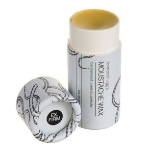 The Brighton Beard Company – extra starkes Bart- und Schnurrbartwachs „Sandalwood, Elemi & Lavender“ (Ex. Firm) 15 ml im Stift