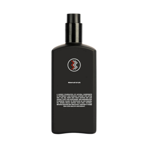 Czarny flakon z przezroczystą nakrętką, stojący na jasnym tle. Etykieta z białym tekstem i symbolami, zawiera napis BERANI ART OF LIFE. Produkt to żel do ciała, z naturalnymi składnikami, przeznaczony dla aktywnych mężczyzn.