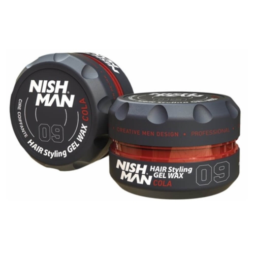 Czarna, matowa puszka z czerwoną wstawką, zawierająca żel do stylizacji włosów NISH.MAN. Na górze napis HAIR Styling GEL WAX, numer 09 i logo marki. Produkt stojący na jednolitym tle.